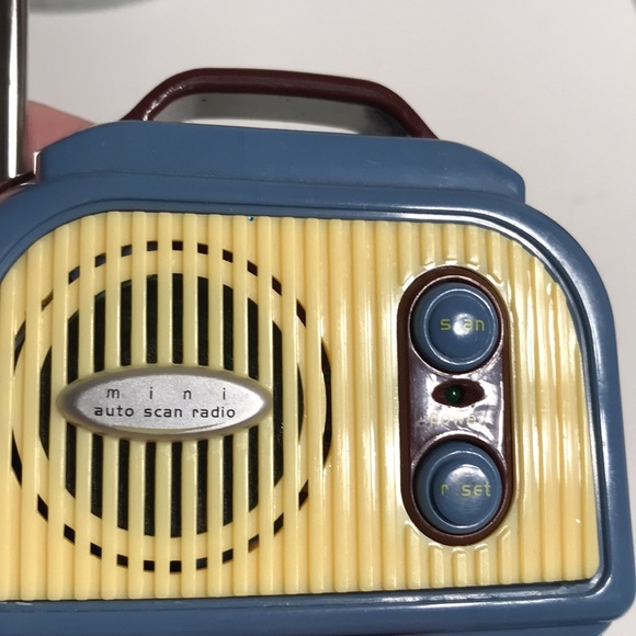 Radio Final Sale - Picture 4 of 7